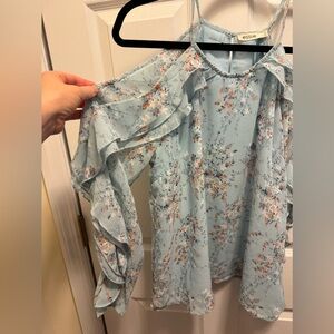 Cute Ruffled Sleeve blouse. Size M. NWOT.